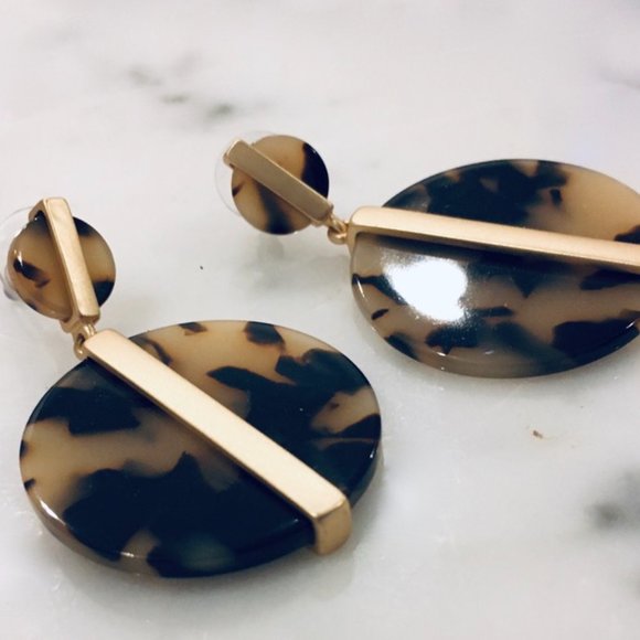 C&C 14K Gold + Tortoise Patterned Earrings - Picture 2 of 9